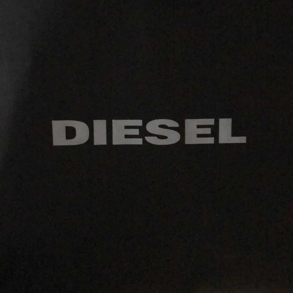 Meet your Posher, Romik